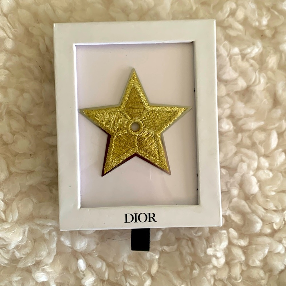 Dior- Authentic 🍀 Gold Star Brooch